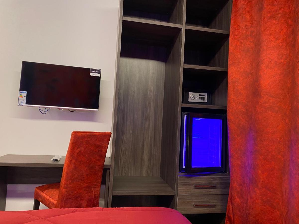 Oasilandia Bed & Breakfast Dorno Luaran gambar